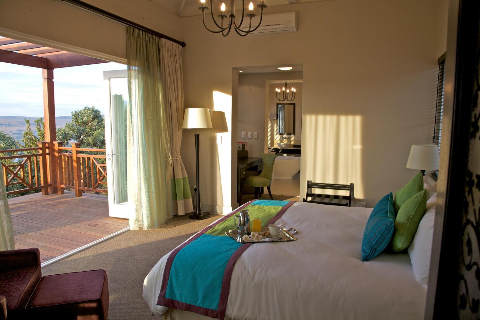 Mount Grace Hotel & Spa Magaliesburg Habitación foto A bedroom at the Oyster Box