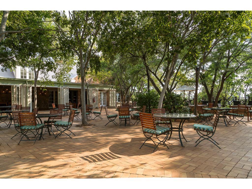 Mount Grace Hotel & Spa Magaliesburg Exterior foto The courtyard at the San Francisco Zen Center
