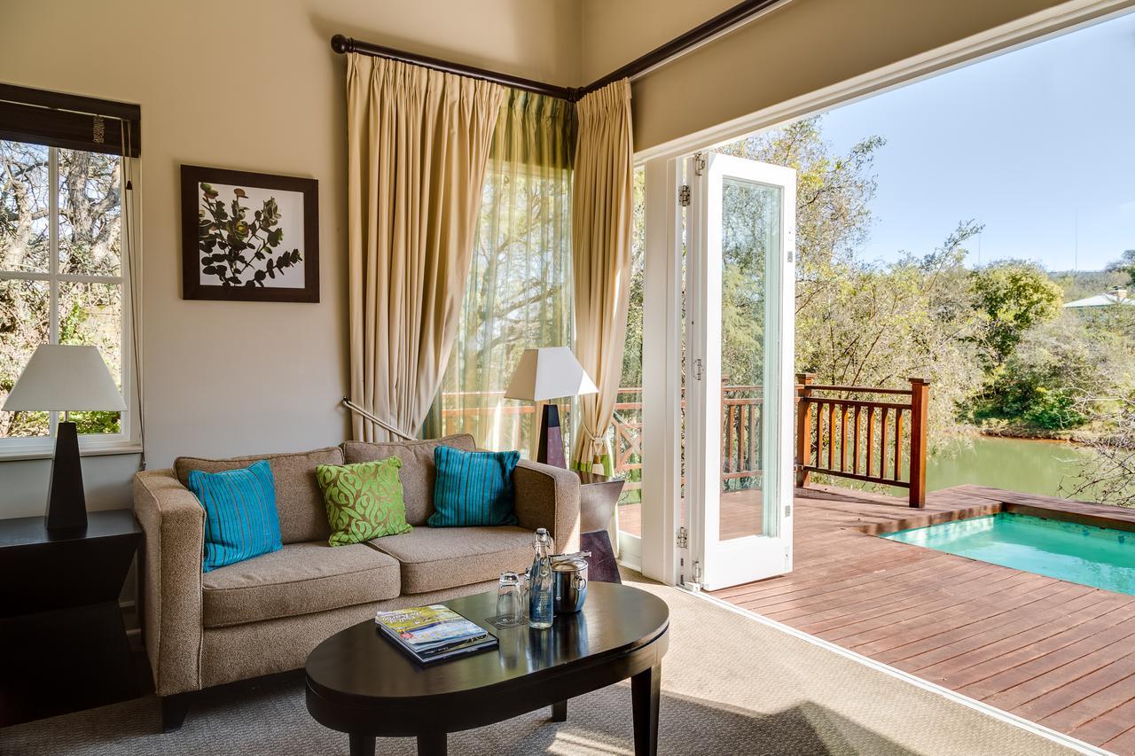 Mount Grace Hotel & Spa Magaliesburg Exterior foto A suite at the resort