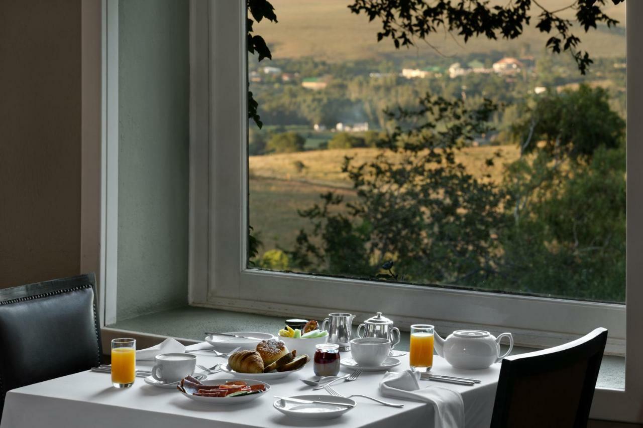 Mount Grace Hotel & Spa Magaliesburg Exterior foto Breakfast at the hotel